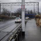Absurdalne ograniczenia prędkości tramwajów. Tak wolno nie da się jeździć  Autor:...