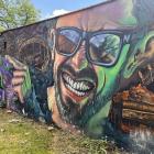 Wrocław: Zachwycający mural. “Chcieliśmy poprawić Filipowi widok z okna”  Autor: Jakub...