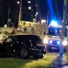 Karambol na we Wrocławiu. Strażacy musieli wycinać ranną z auta  Autor: Damian Grocki