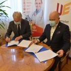 Umowę podpisali rektor Uniwersytetu Ekonomicznego we Wrocławiu, prof. Andrzej Kaleta...