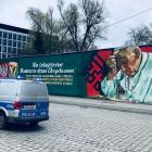 Jan Paweł II oblany czerwoną farbą na Ostrowie Tumskim  Autor: Andrzej Rodziewicz