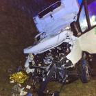Tragiczny wypadek na A4 za węzłem Jadwisin. Kierowca busa wyciągany ze zmiażdżonej...