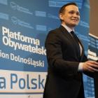 Michał Jaros 
 
Poseł z Wrocławia ma 60 tys. zł oszczędności, 4 tys. dolarów, 2200...