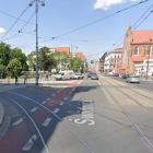  Łuk toru Podwale w prawo w Świdnicką oraz Świdnicka w lewo do Podwala po 10 km/h -...