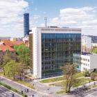   Uniwersytet Ekonomiczny we Wrocławiu  

  
 Ekonomia  

 Choć pod względem samej...