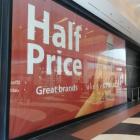 Nowe sklepy w galerii Magnolia Park - HalfPrice  Autor: mgo