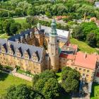  Fot. Zamek Oleśnica 

 Zlokalizowany niecałe 40 km od Wrocławia Zamek Książąt...