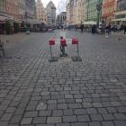 Krasnal wodociągowy na Rynku  Autor: Straż Miejska Wrocławia