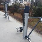 Siłownia na Oporowie, urządzenia zainstalowane na osiedlowym parku  Autor: ZZM