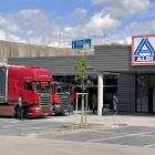 Aldi
 
2 i 4 maja większość sklepów Aldi otwartych będzie w godzinach 6:00-22:00. 1 i...