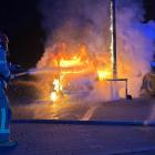 Pożar busa przed Lidlem w Strzegomiu / fot. OSP Strzegom