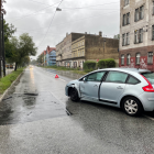 Wypadek na wjeździe do Wrocławia. Auto na środku drogi  Autor: UNIWER AUTO