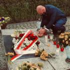 Jacek Sutryk złożył kwiaty na pomniku Bohaterów Getta Warszawskiego  Autor: FB...