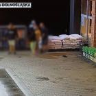 Kadry z nagrania monitoringu / fot. Dolnośląska Policja