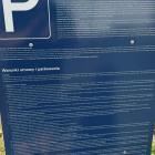  Regulamin parkingu zapisany jest tak drobnym drukiem, że trudno go odczytać nawet...