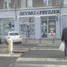  Szybki Fryzjer przy ul. Jedności Narodowej 51/53. Tu opr&oacute;cz usług fryzjerskich...