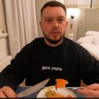 Książulo ocenia hotel Altus Palace / screen z Youtube.com