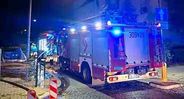 Makabra na Nadodrzu. Kobieta i mężczyzna zaczadzili się dymem z tlącego się tapczanu  