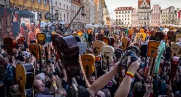 Czy Wrocław pobije nowy Gitarowy Rekord Świata? Potrzeba 8123 muzyków! [WIDEO NA ŻYWO]