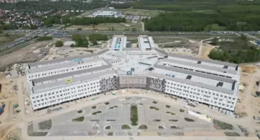 Oto wrocławski szpitalny gigant. Chcąc go obejść, musisz przejść 1,5 kilometra!