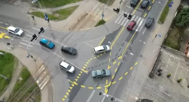 Potężne korki na Opolskiej? Miasto ma radę: Jedźcie przez Brochów, wracajcie Buforową