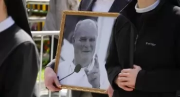 Pięć lat po śmierci Orzecha. Będzie miał swój skwer, a wierni chcą iść za nim do nieba