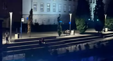 Mokre ślady doprowadziły ratowników do Holendra, który skoczył z mostu
