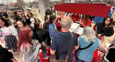 Tłumy na otwarciu TK Maxx w Pasażu Grunwaldzkim. Patricia Kazadi zdradziła im sekret  