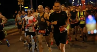 12. Nocny Wrocław Półmaraton - przez miasto pobiegło ponad 20 tysięcy ludzi. Wygrał Kenijczyk [ZDJĘCIA, WYNIKI]