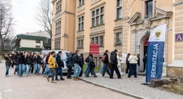 Podwójny rocznik szturmuje uczelnie. Oto progi punktowe na studia we Wrocławiu