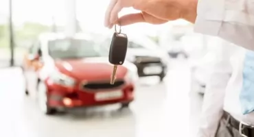 Te używane auta sprzedają się w Polsce jak ciepłe bułeczki. Oto lista modeli