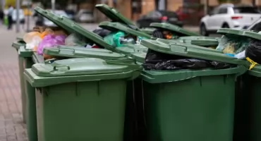 Od września Wrocławianie zapłacą więcej za śmieci. Wszystko w rękach radnych