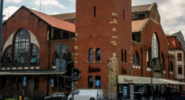 Hala Targowa wraca do miasta i przejdzie lifting. W podziemiach powstanie schron?