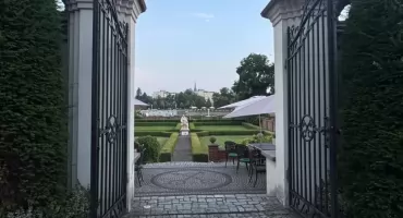 Tajemniczy Ogród we Wrocławiu ukryty za bramą. A jaki z niego widok!