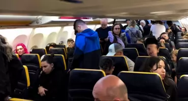 Pijane kobiety rozpętały potężną awanturę w samolocie Ryanair z Wrocławia