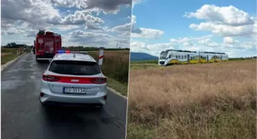 Groźny wypadek na przejeździe kolejowym. Pociąg zderzył się z ciągnikiem 